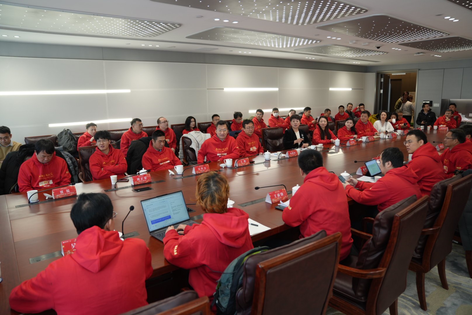 分会代表依次汇报